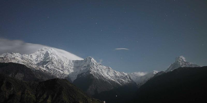 工业废气处理设备选型终极指南:从排放物分析到废水净化与噪音控制的系统解决方案